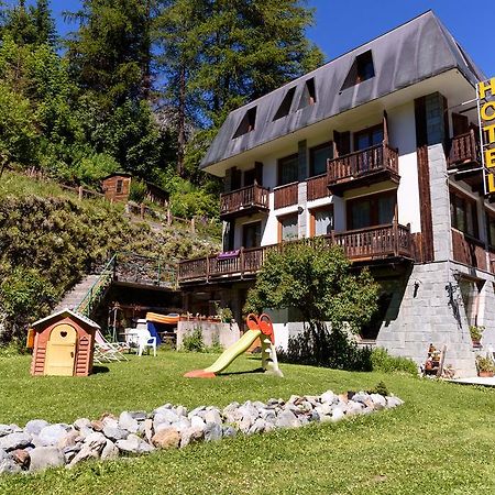 Hotel Genzianella Champoluc Exterior photo