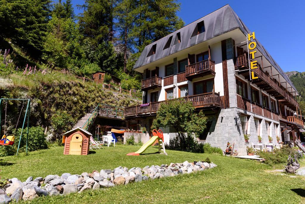 Hotel Genzianella Champoluc Exterior photo