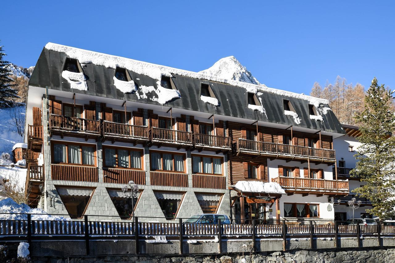 Hotel Genzianella Champoluc Exterior photo