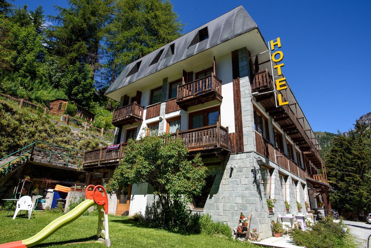 Hotel Genzianella Champoluc Exterior photo