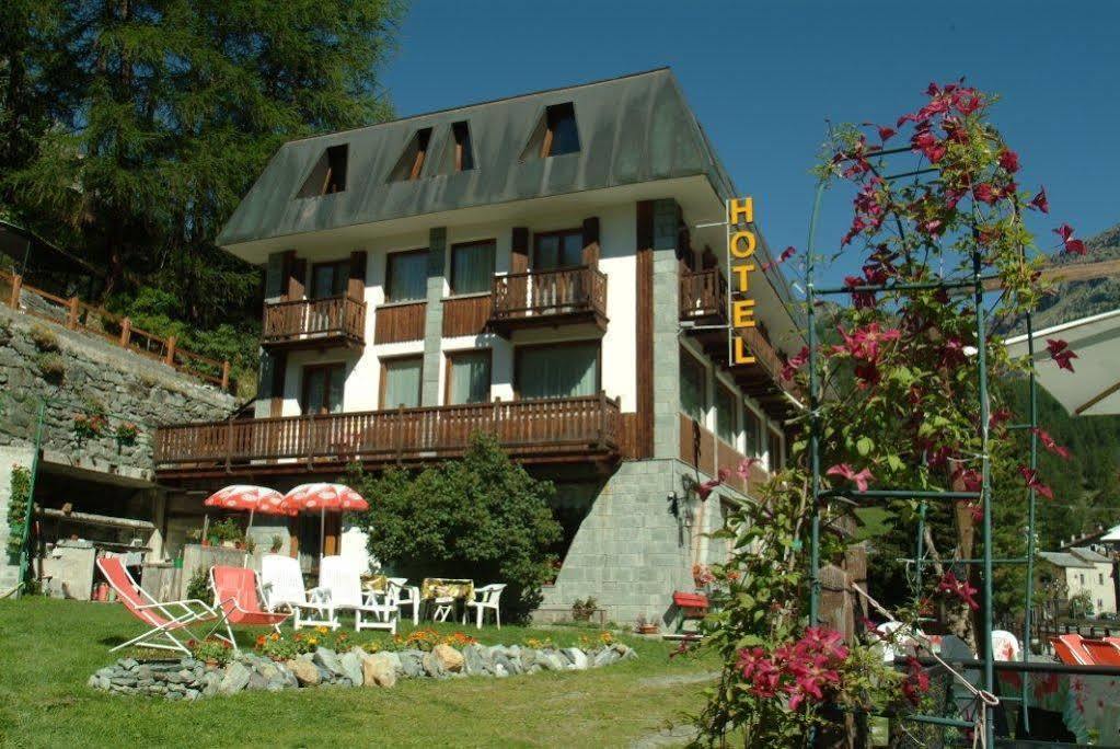 Hotel Genzianella Champoluc Exterior photo